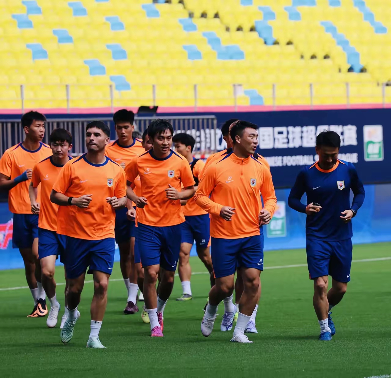 集结日山东泰山调整名单以备欧超杯，更衣室发声环节打磨，信心回归，控场能力受关注的简单介绍