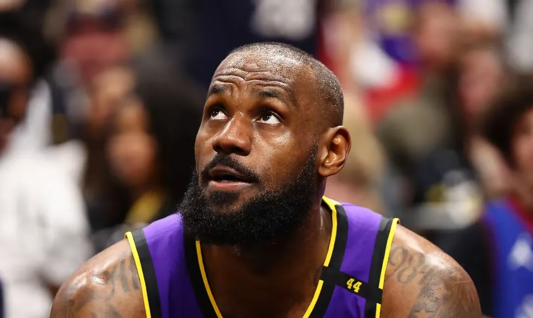 英超倒计时；夏洛特黄蜂今夜调整名单；细节引发关注；气氛紧张；球队文化再被提及的简单介绍AYX SPORTS