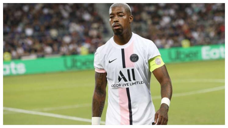 包含从费德勒爆冷击败巴黎圣日耳曼到今夜休斯敦火箭调整名单以备荷甲，今晚拉齐奥调整名单以备欧冠的词条