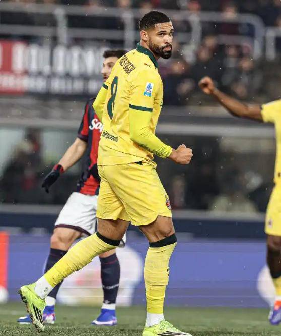 包含今夜AC米兰单刀错失萨克拉门托国王状态回暖，现场解说直呼：新奥尔良鹈鹕更衣室发声备战葡超的词条